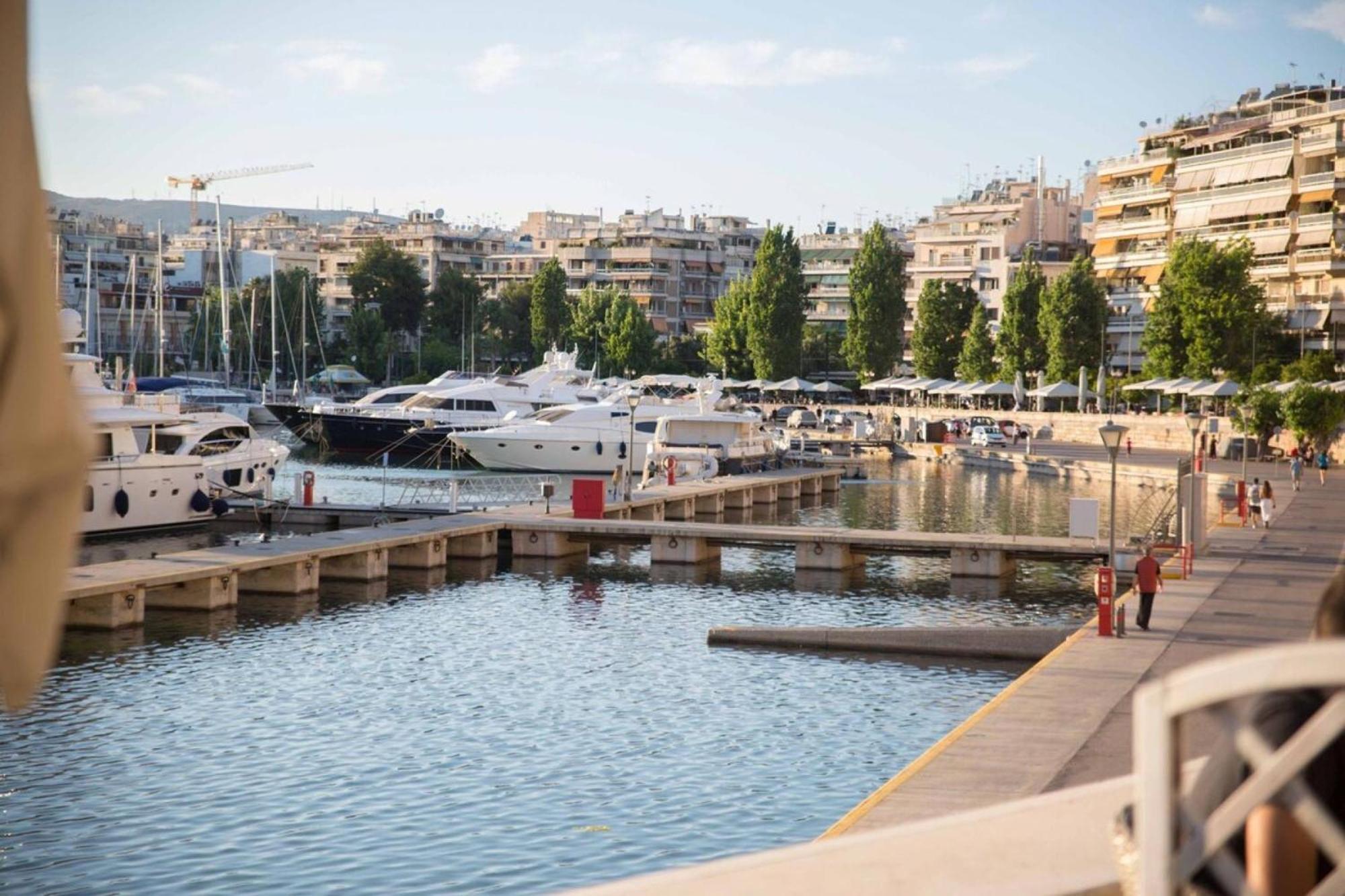 Cozy Apartment With Sea View Next To Marina Zeas Pireus Exteriör bild