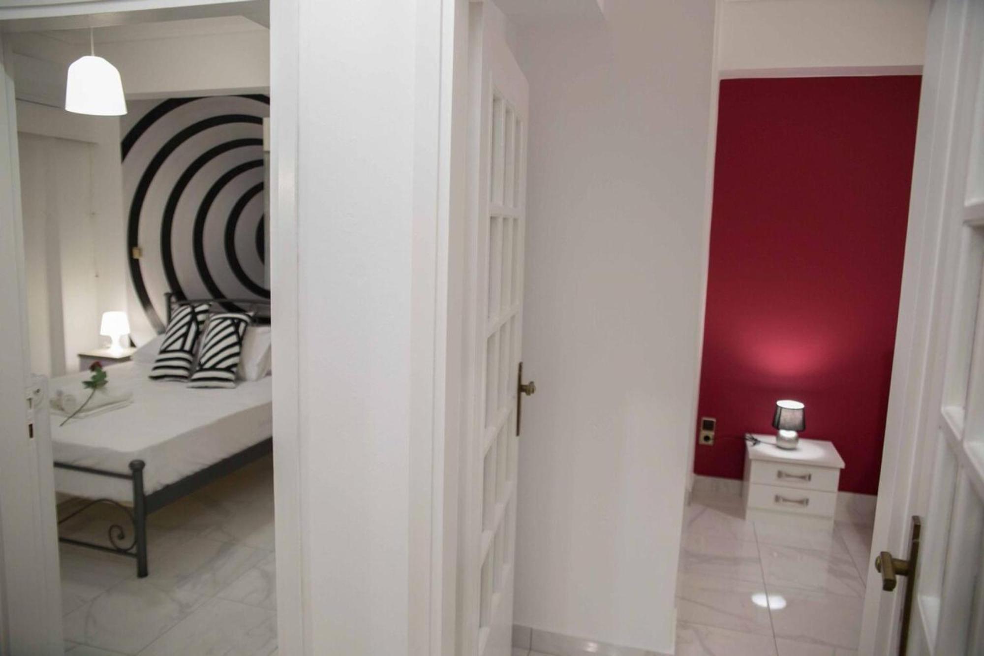 Cozy Apartment With Sea View Next To Marina Zeas Pireus Exteriör bild
