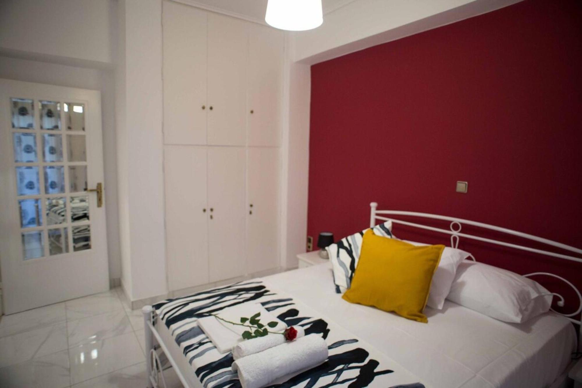 Cozy Apartment With Sea View Next To Marina Zeas Pireus Exteriör bild